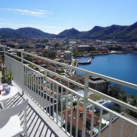 Infinito - By Myhomeincomo Apartment